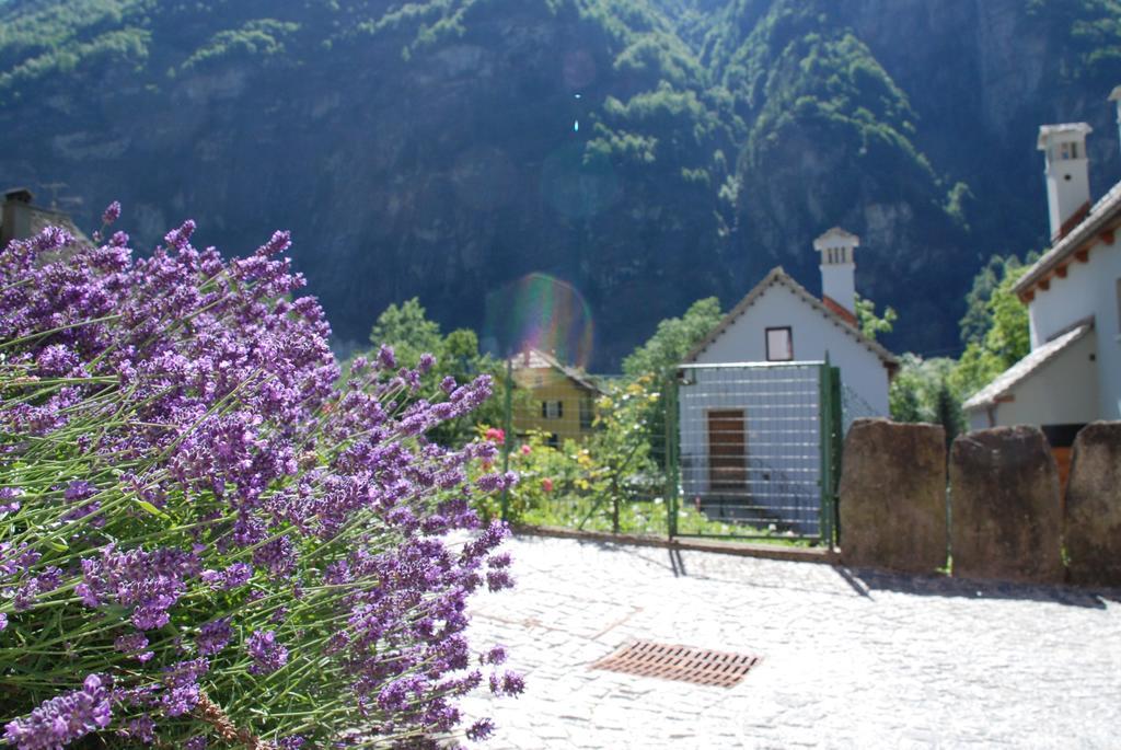 Ca' Del Borgo Hotel Cadarese Exterior foto